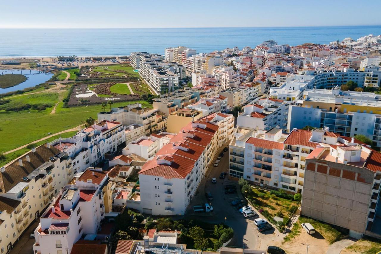 Spacious 2 Bdr Apartment W/ Patio By Lovelystay Armação de Pêra Εξωτερικό φωτογραφία